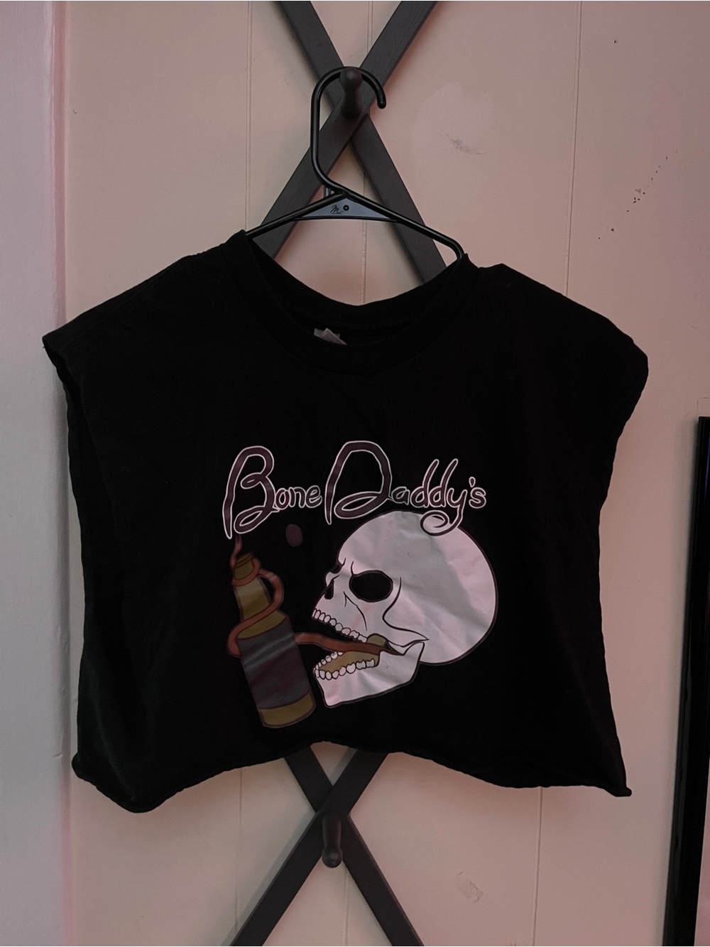 Gildan Black Crop Tee with Skull Graphic